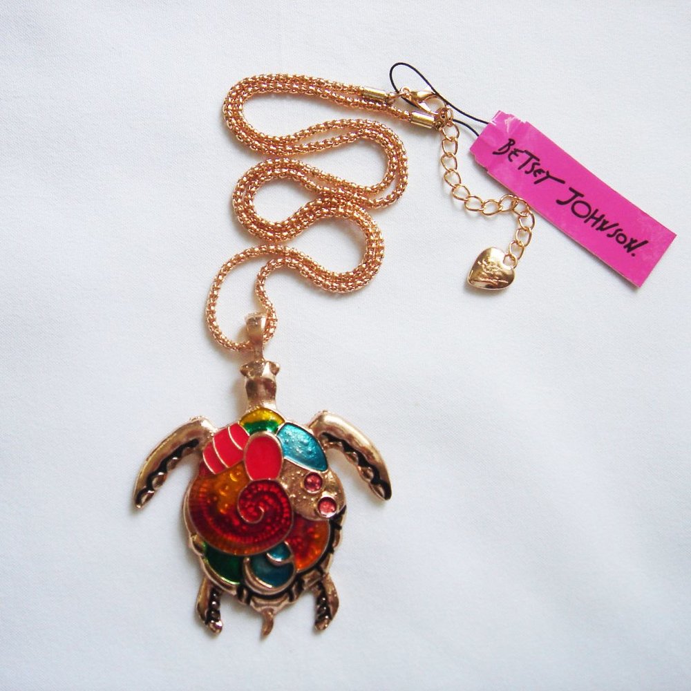 BETSEY JOHNSON NECKLACE TURTLE PENDANT